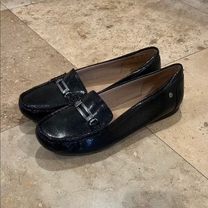 Elegant Black Loafers for Women